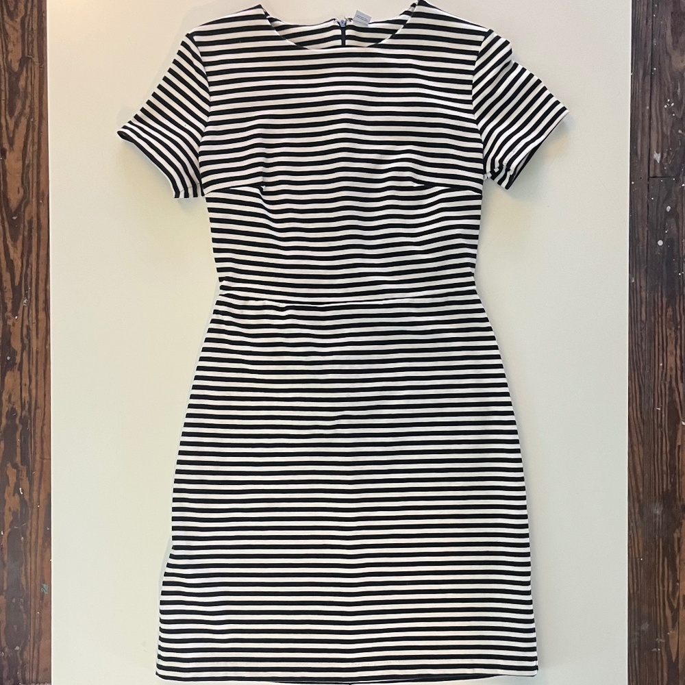Old Navy Tailored Black and White Striped Short Sleeve Knit Dress
